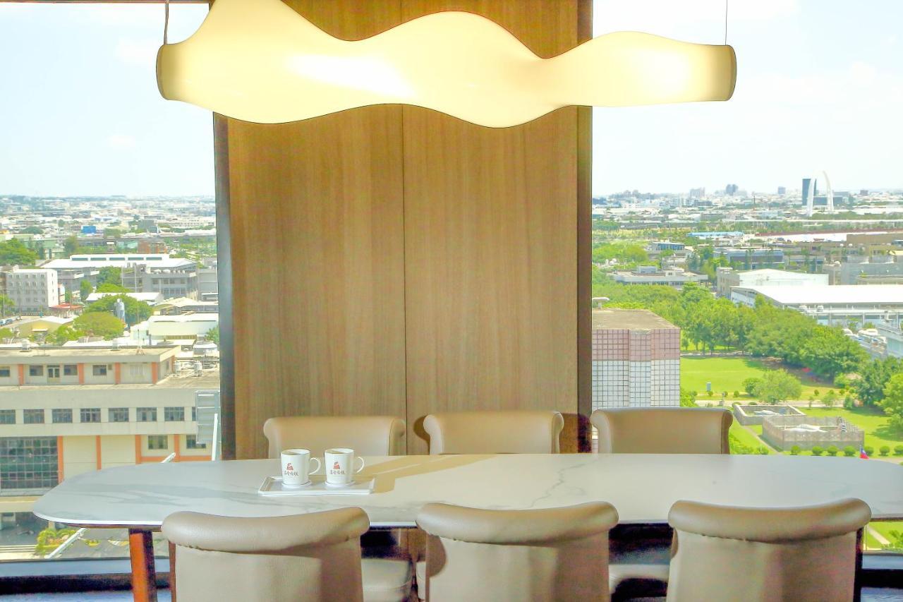 Kloud Hotel Taichung Exteriör bild